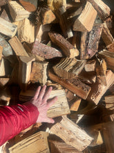 Load image into Gallery viewer, Gold - Seasoned Mixed Logs