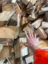 Load image into Gallery viewer, Platinum - Seasoned Hardwood Logs - Mixed Species Firewood

